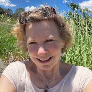 Meet your Posher, Vallie